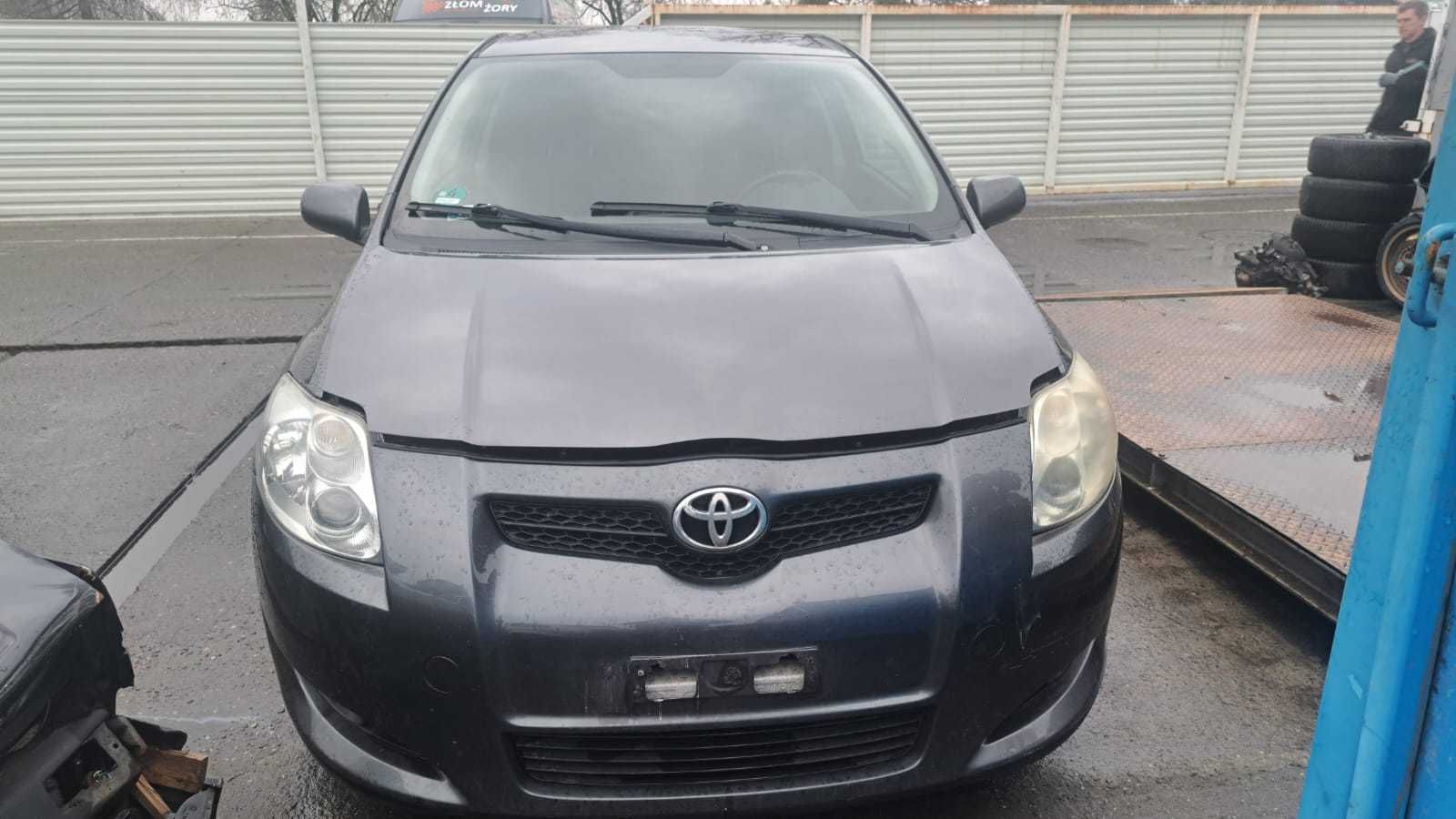 przód ,maska, zderzak ,lampy 2, pas przód ,chłodnice  Toyota Auris,1G3