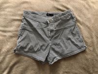 Spodenki w paski SINSAY 38