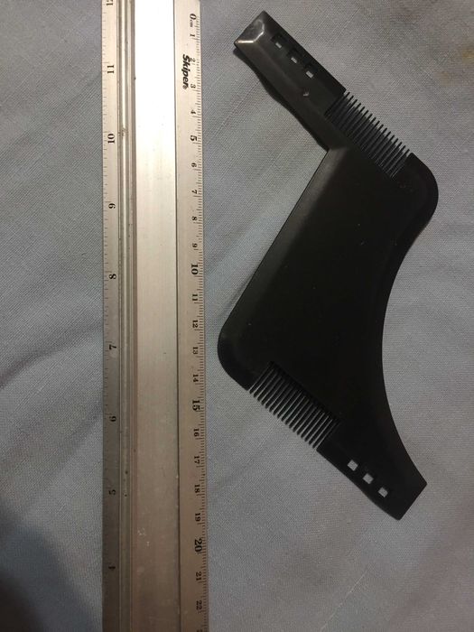 Расческа для моделирования бороды