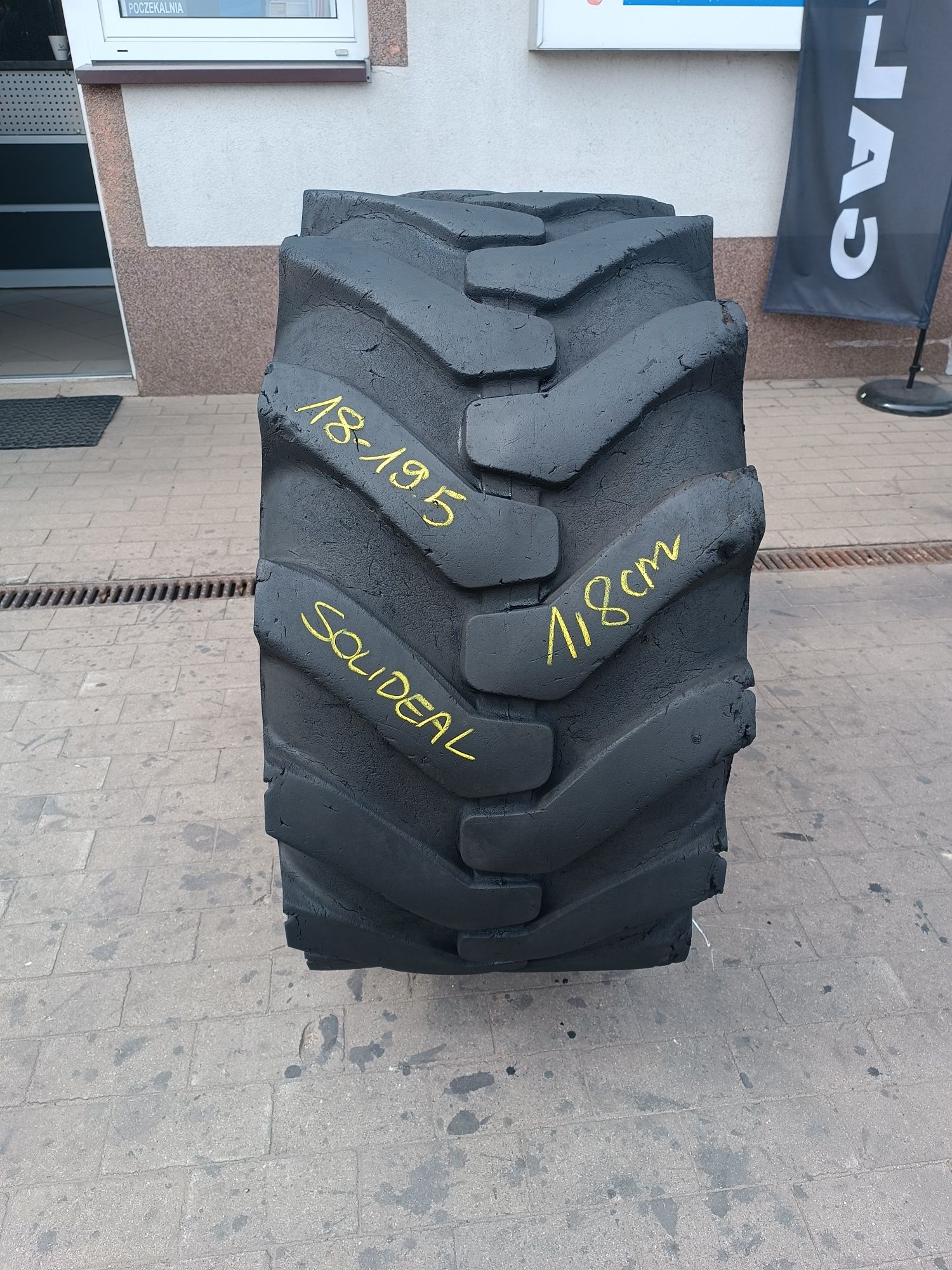 18-19.5 Solideal Tractionmaster 4l-R4
