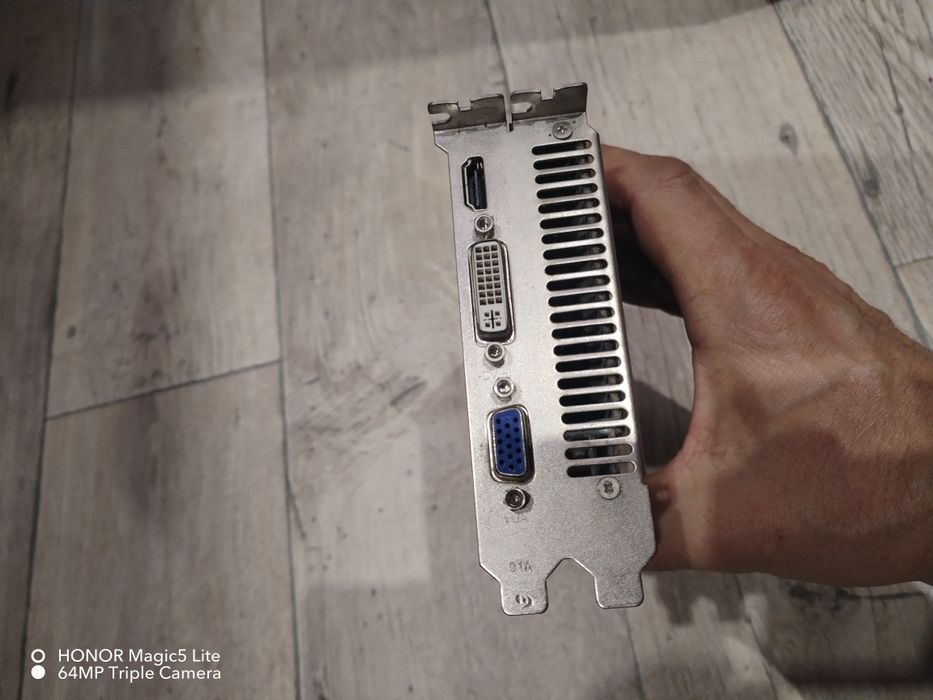 Видеокарта GTX 560