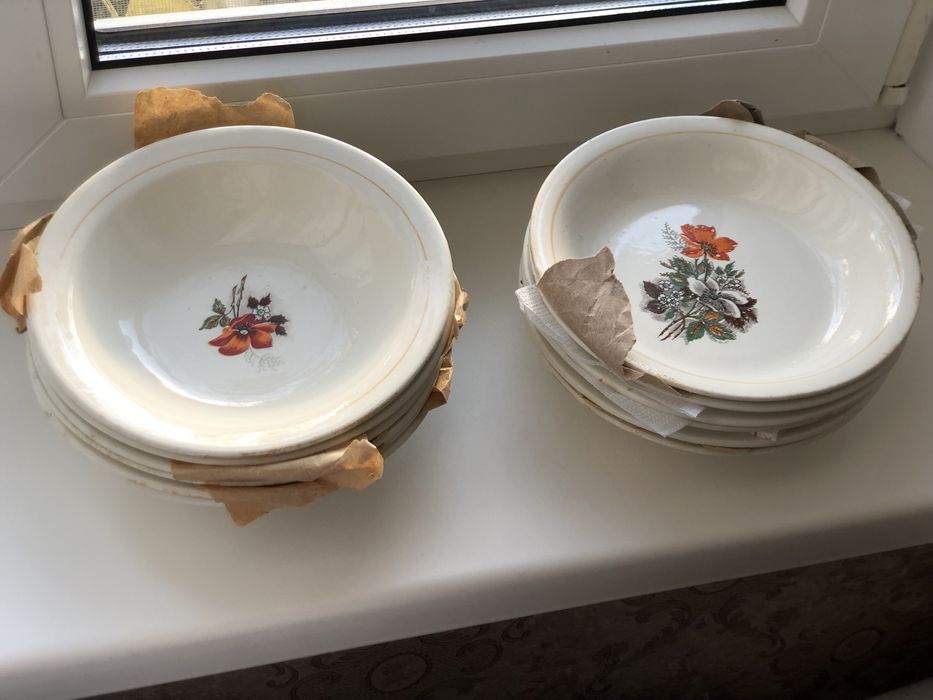 Новый комплект тарелок, 12 штук. СССР/USSR