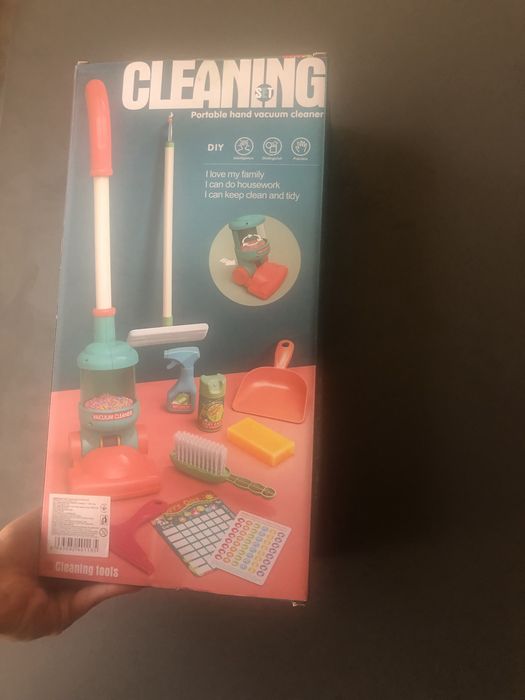 Набір для прибирання з пилососом