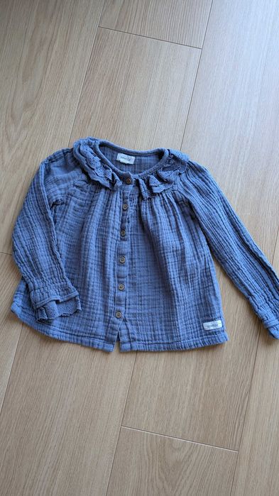 Bluzka Newbie elegancka niebieska, r.86, długi rękaw, guziki, muślin