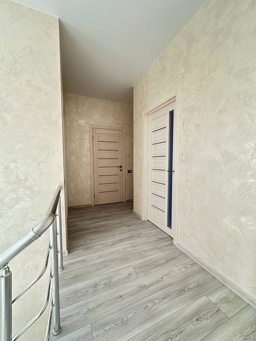 Новий ТАУНХАУС з новим ремонтом, м.Буча, вул.Києво-Мироцька.