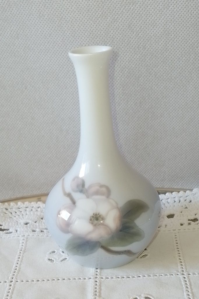 Jarra em porcelana dinamarquesa B & G