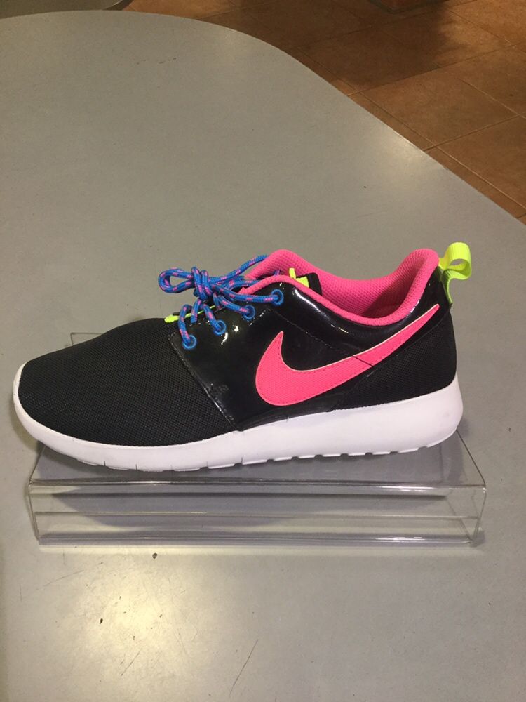 Obuwie damskie Nike ROSHE ONE rozmiar 38.5