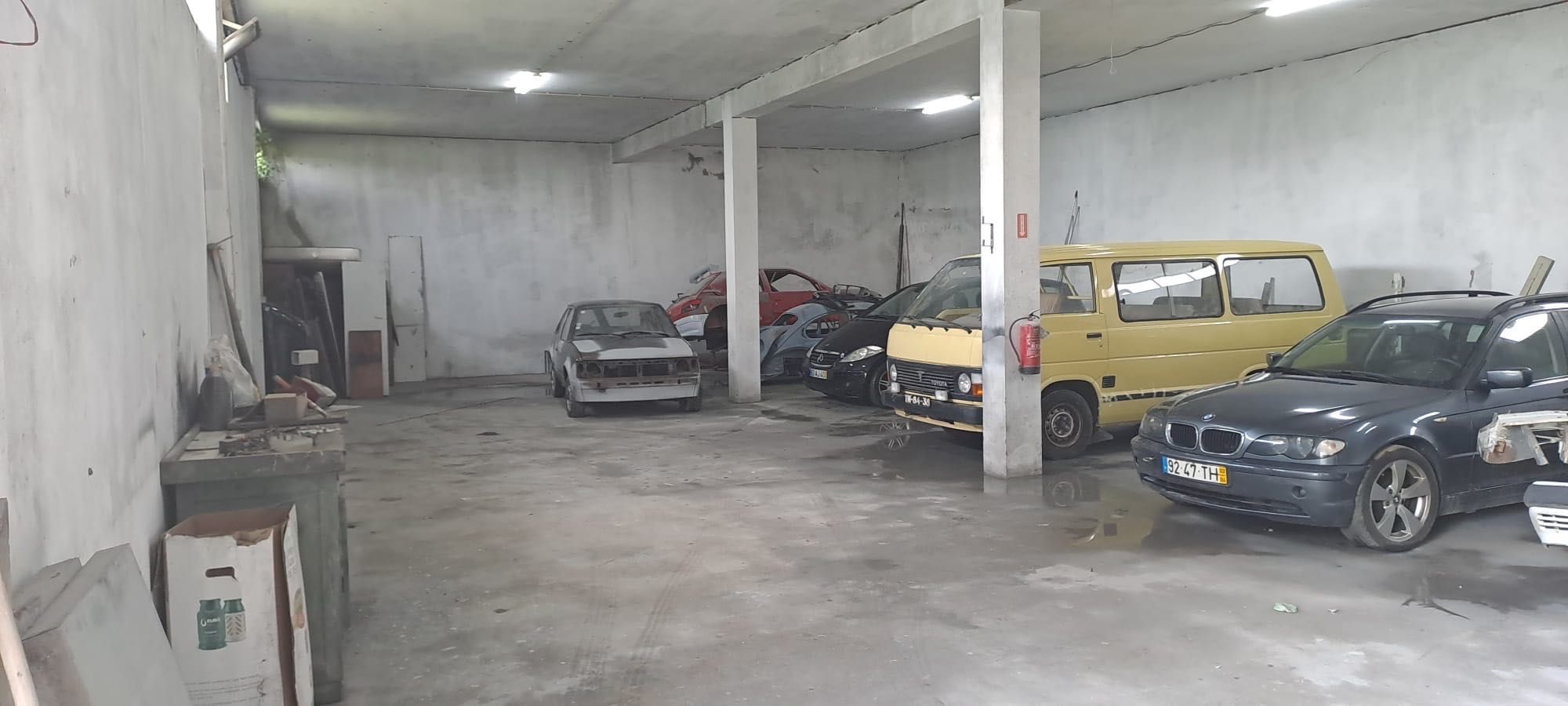 Arrendo aluguel espaço garagem autocaravana automóveis carro