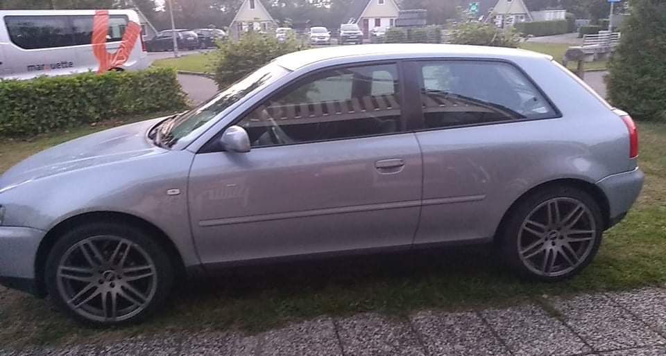 LY7R A3  8L MASKA zderzak błotnik drzwi ly7r audi a3
