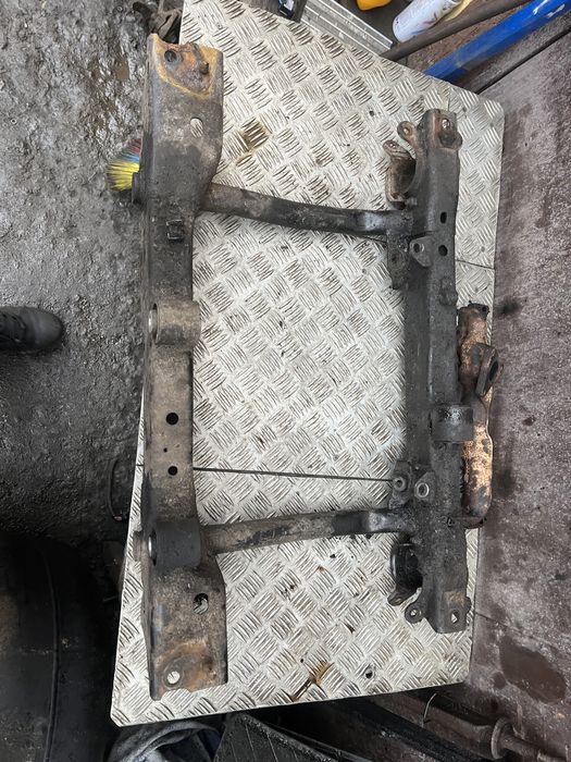 Балка передняя Mercedes ml w163 год 02 мерседес мл 163