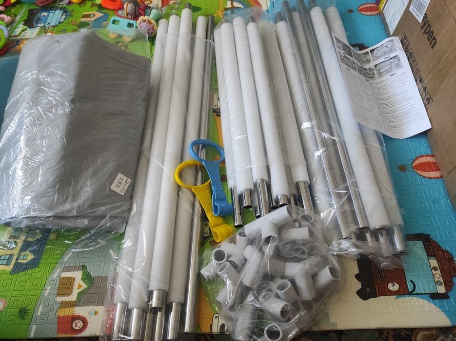 Дуже гарний манеж для дитини