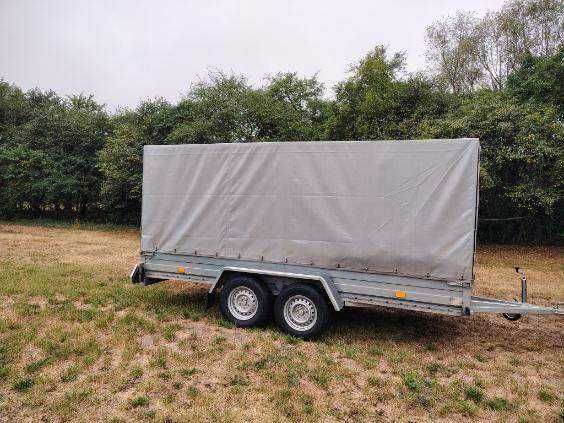 Usługi transportowe – Opel Movano z przyczepką