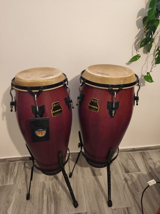 Congas Meinl Marathon Series – Par Wine Red c/ suportes e acessórios