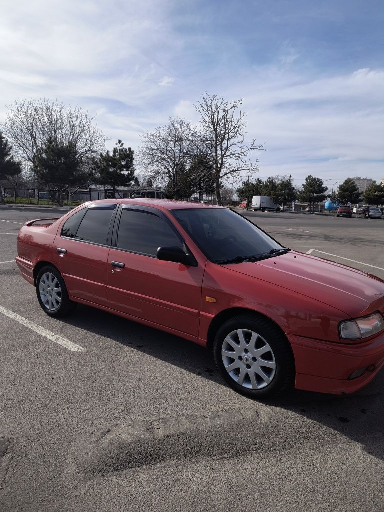 Продам nissan primera р10 2 л 16-клапанний інжектор