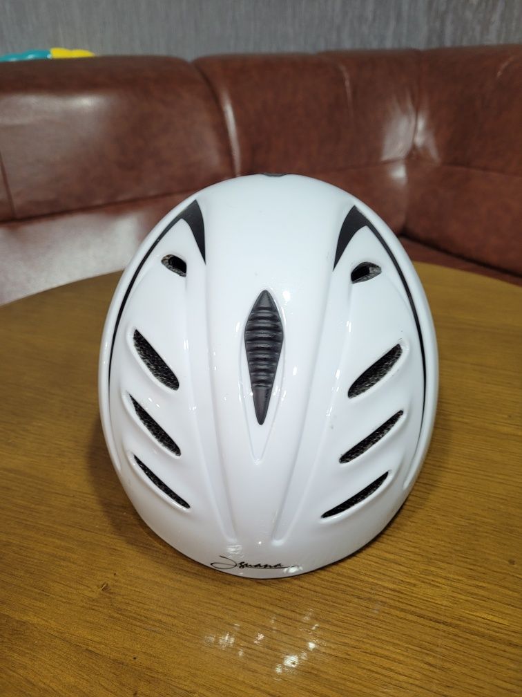Шлем для занятия горным спортом