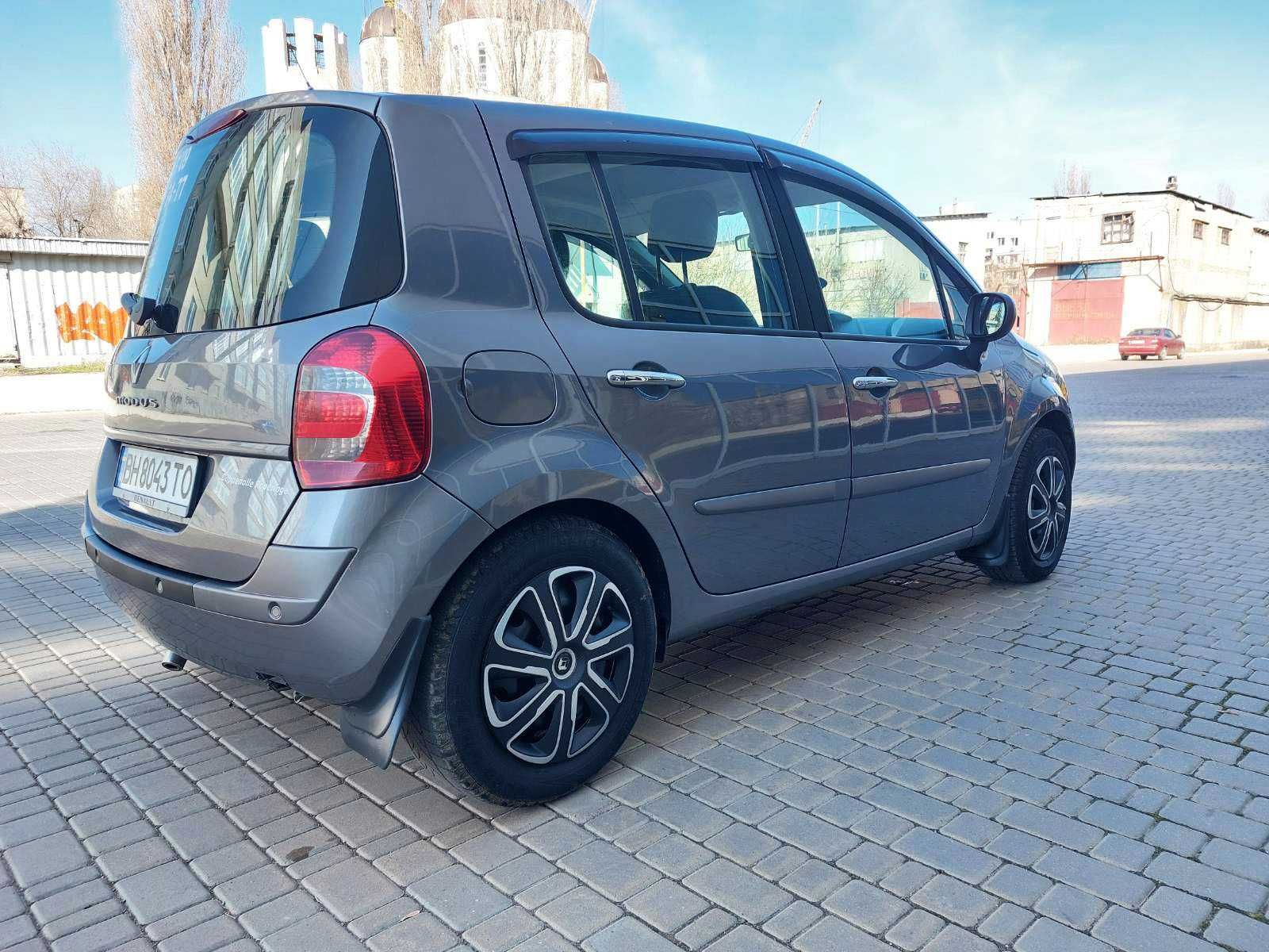 Свежепригнанный Renault Modus 1,5dCi (на коже с панорамой)