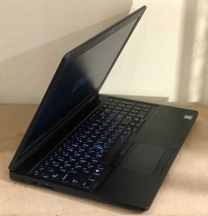Ноутбук DELL Latitude 5580 15,6" HD | I5-6300U | 8GB DDR4 | 128GB SSD