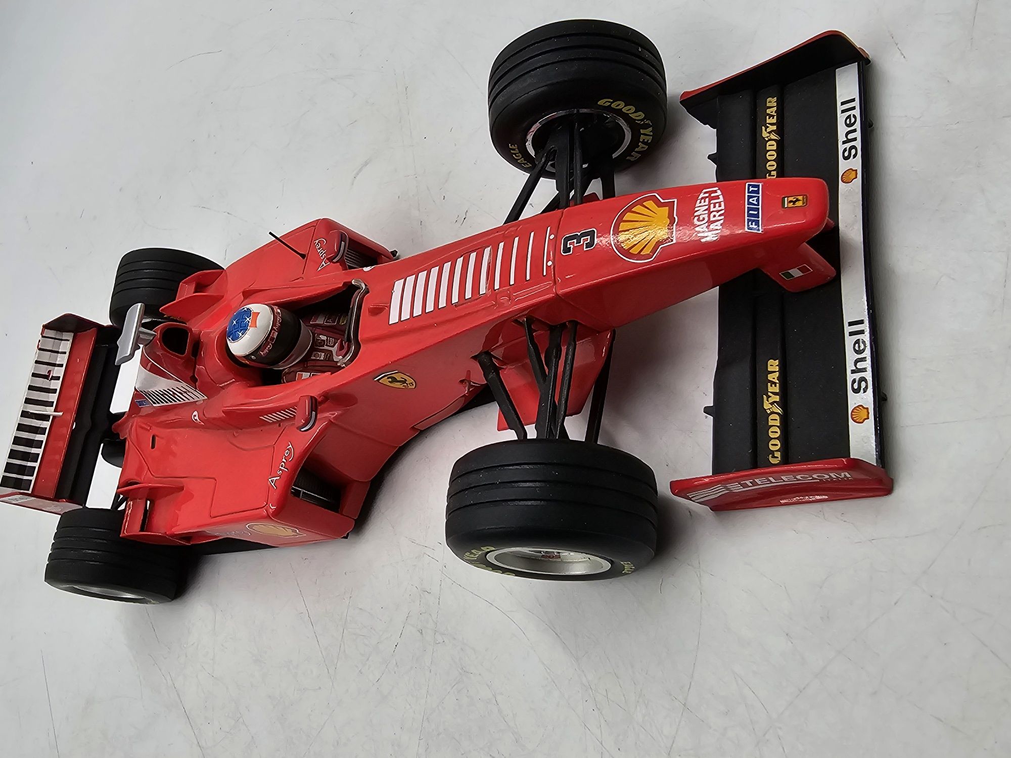 Ferrari  f1 f300 z roku 1998 minichams w skali 1:18