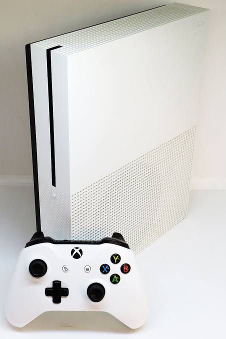 Xbox one s 1 tb com jogos
