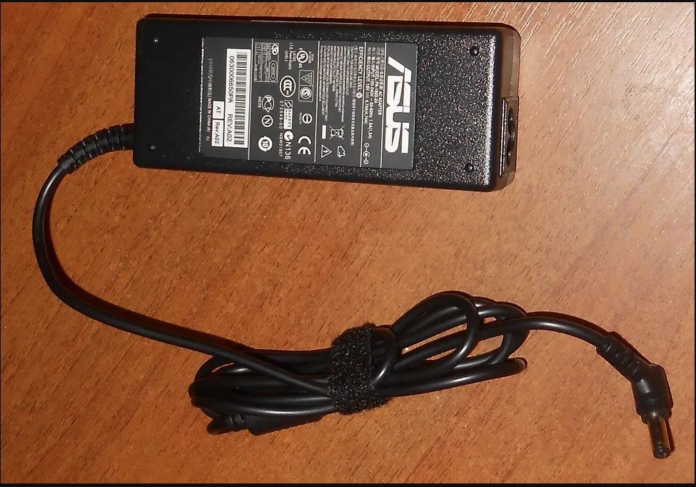 Блок живлення, зарядка для ASUS Lenovo Medion 19v 3.42А як новий