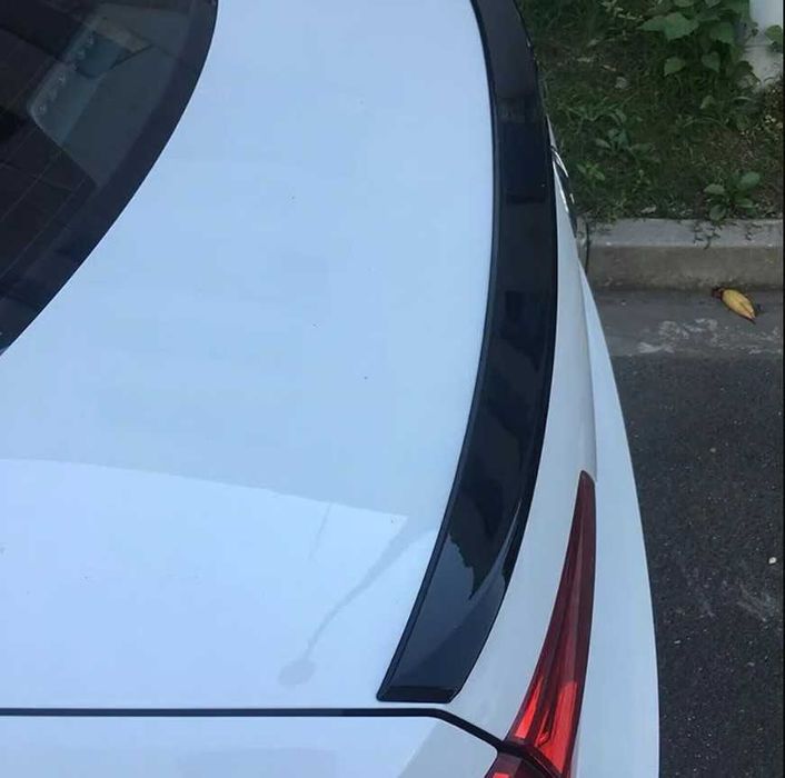 Спойлер чорний глянець VW Jetta 6 2012-2019 на багажник / ABS пластик