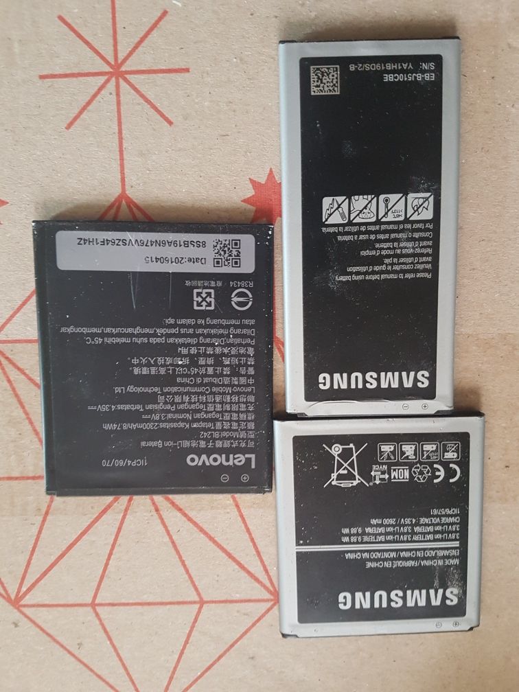 Продам батарею Samsung j510