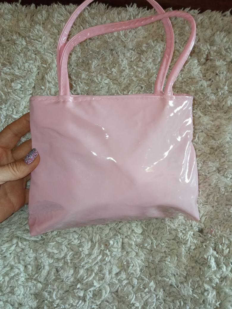 Лаковая детская сумка для девочки