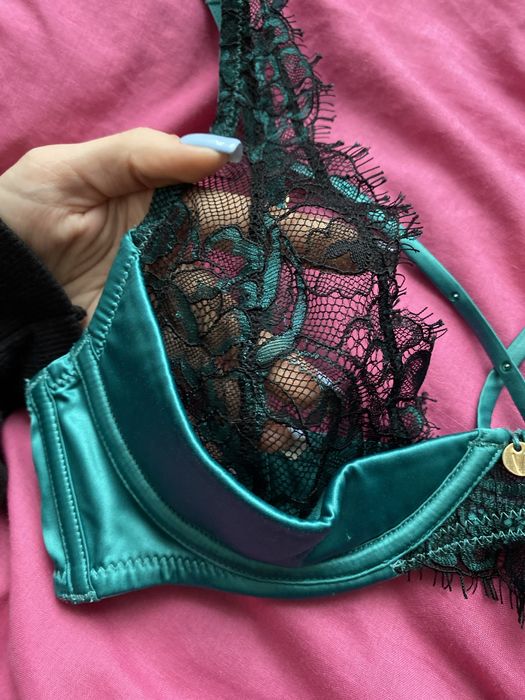 Бюстгальтер без чашки,  білизна