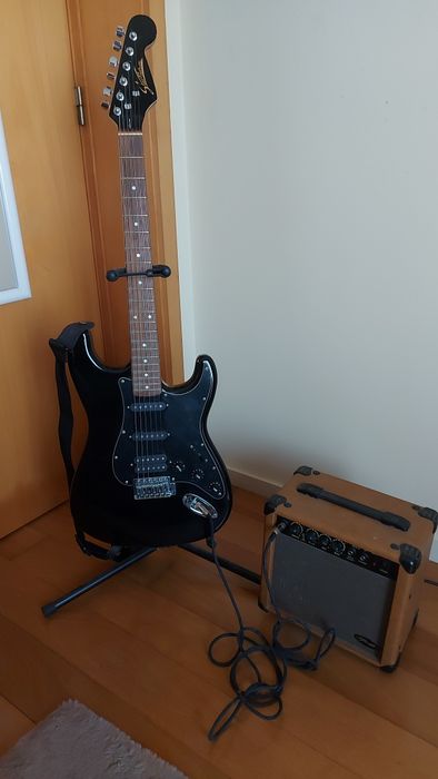 Guitarra Elétrica StarSun + Amplificador Stagg + Saco