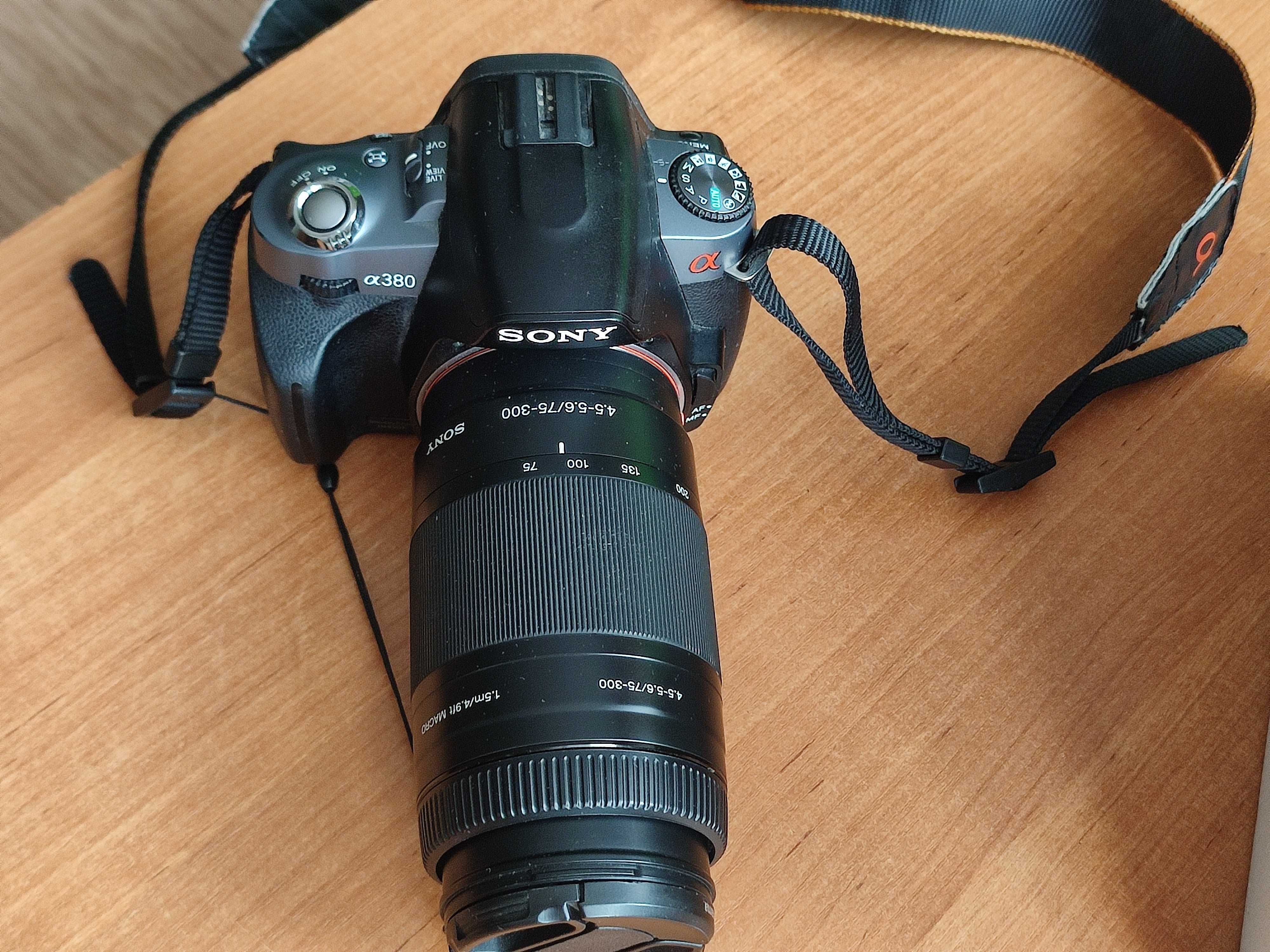 Lustrzanka Sony a380 zestaw + Obiektyw Sony 75-300mm, f/4.5-5.6