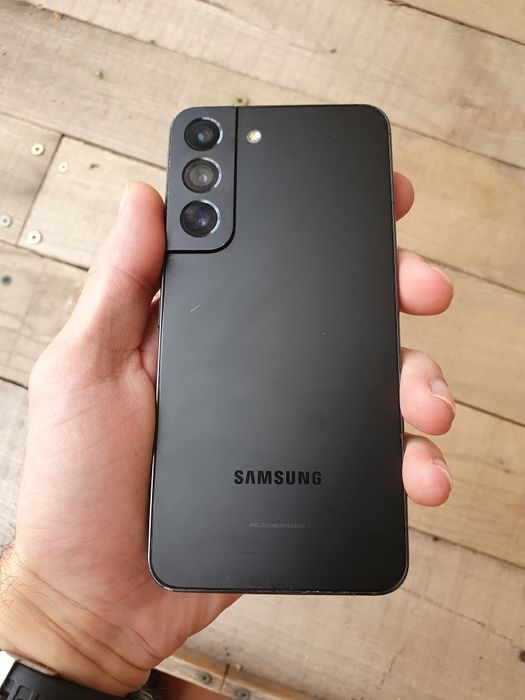 Продам Samsung S22 8/128GB (+3D скло)