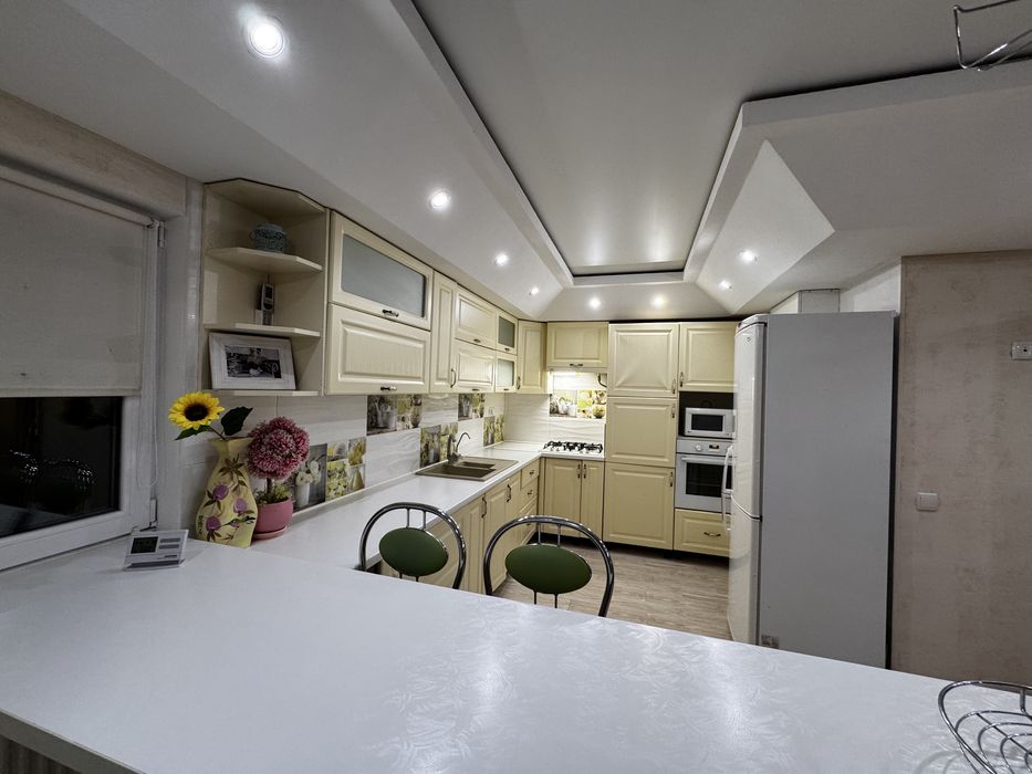 Оренда 2к дворівневої квартири з терасою біля Буча Пасаж