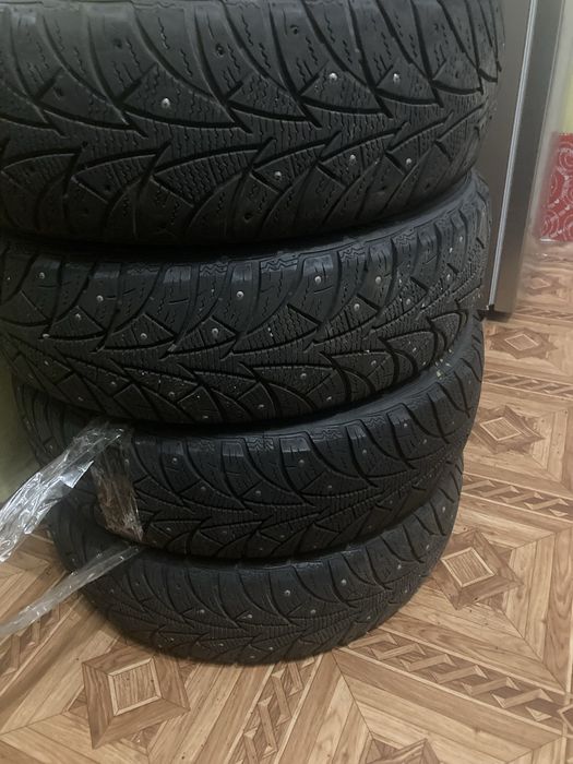 Зимова гума 185/65/15 Rosava