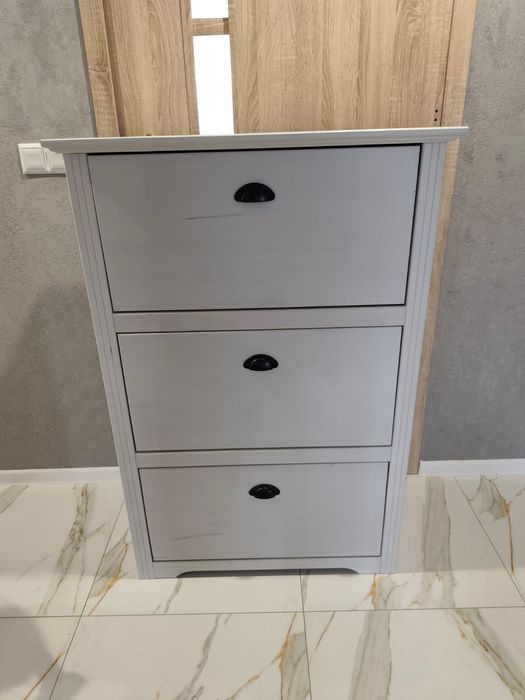 Nowa szafka na buty komoda lite drewno sosnowe blat biała matowa