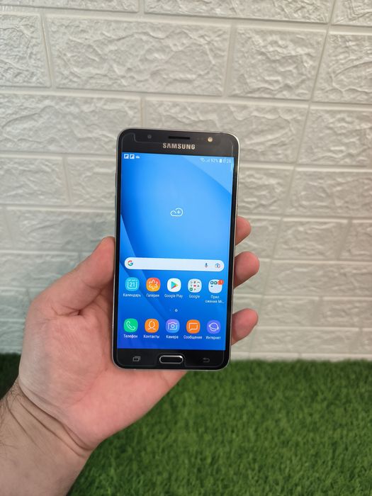 Телефон Samsung Galaxy J710 J7