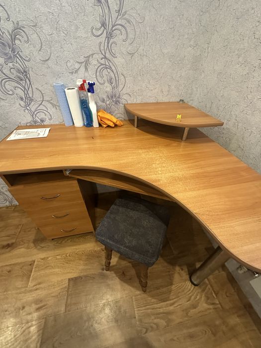 Продам компюторний стіл