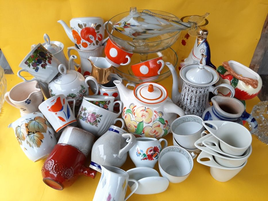 Фарфор,керамика,чайник,молочник,чашка,ладья,графин,гранчак,ваза,рюмки.