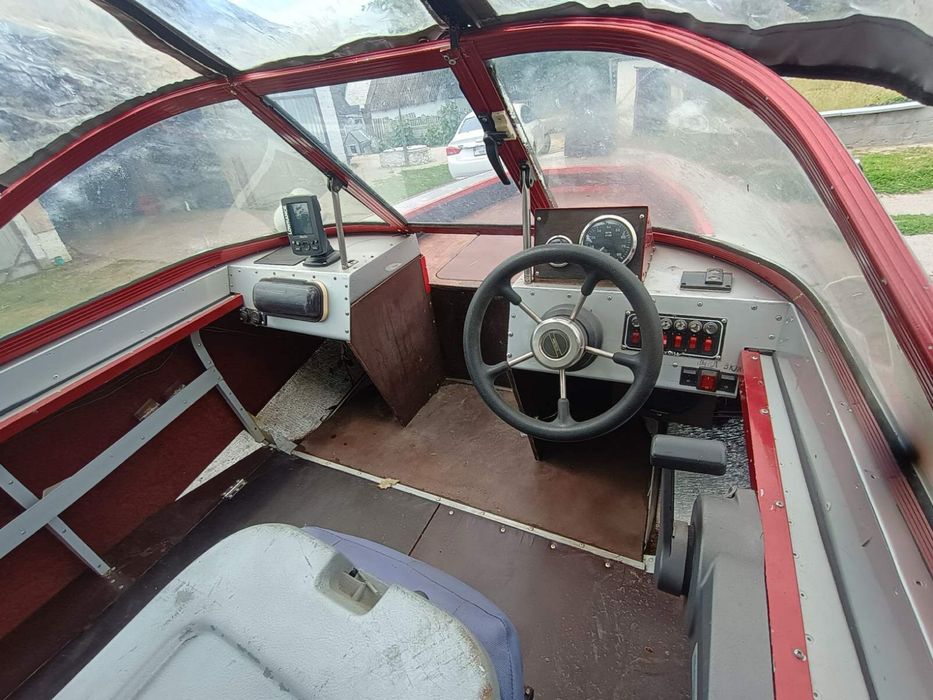 Лодка з мотором ямаха