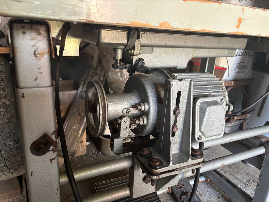 Швейна машинка Чеська 3ох фазна