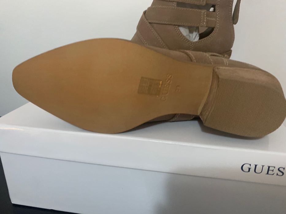 Botins Guess tamanho 39