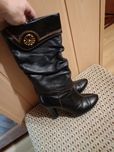 Чоботи зимові і осінні