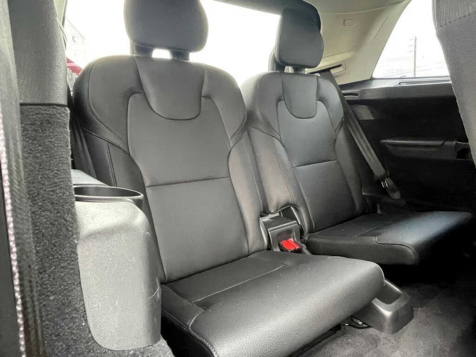 Volvo XC90      2019