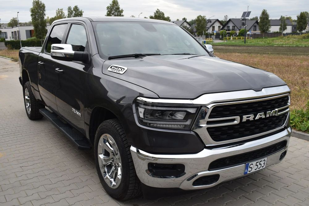 RAM 1500 Panorama skóry 4x4 Bighorn