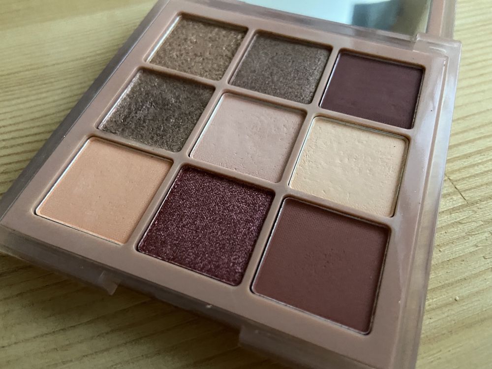 Paleta Huda Beauty Haze Sand