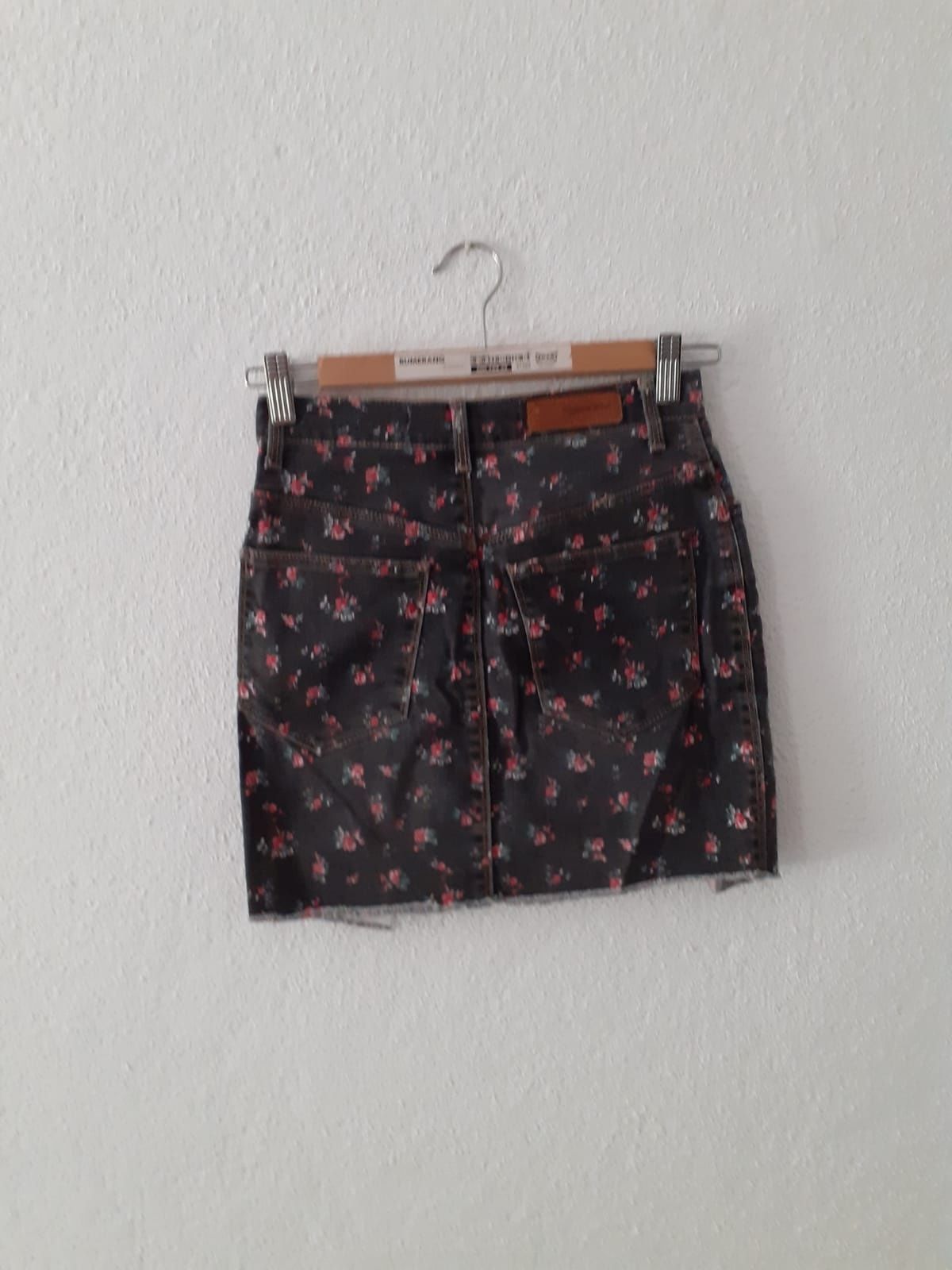 Mini Saia Floral Zara 34 (XS)