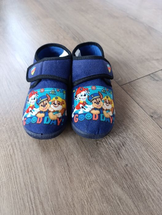 Kapcie rozmiar 28