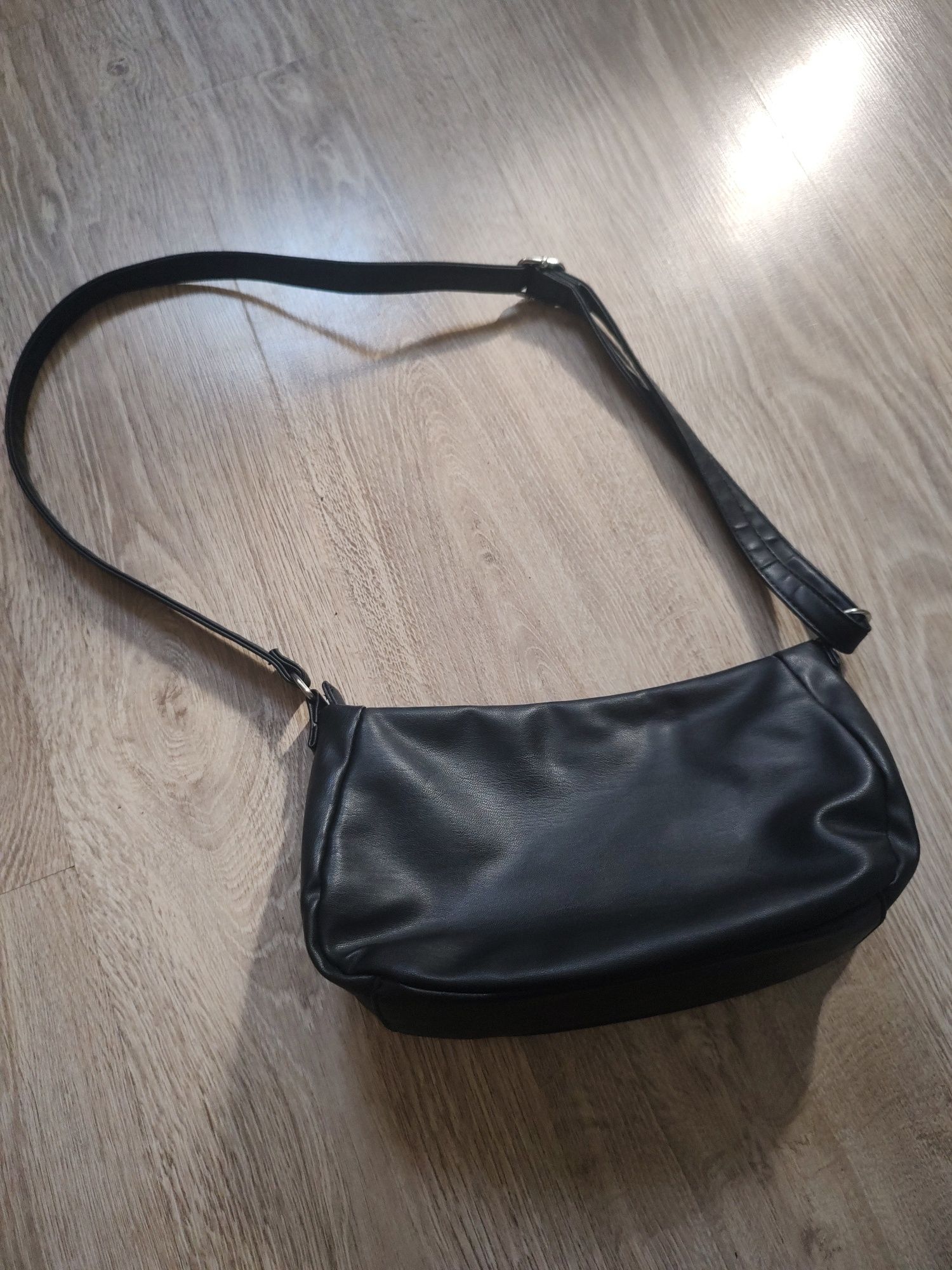 Mała torebka crossbody Sinsay