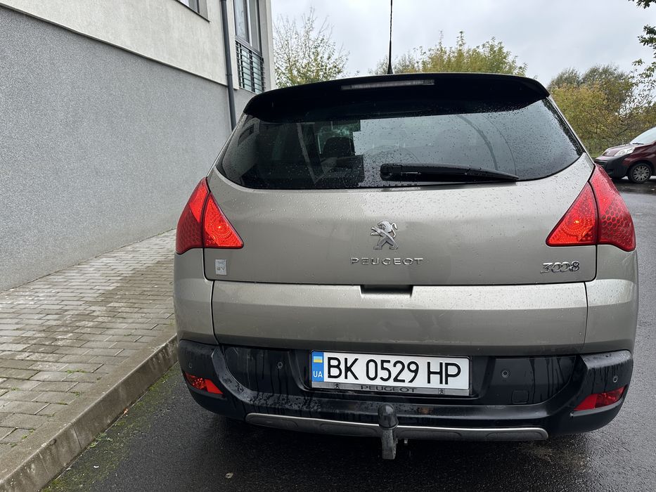 Автомобіль Peugeot 3008