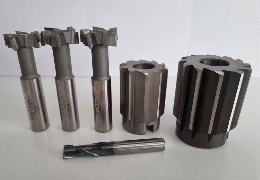 Zestaw Frezy/ Rozwiertaki/ Frezy teowe Dolfamex/G25