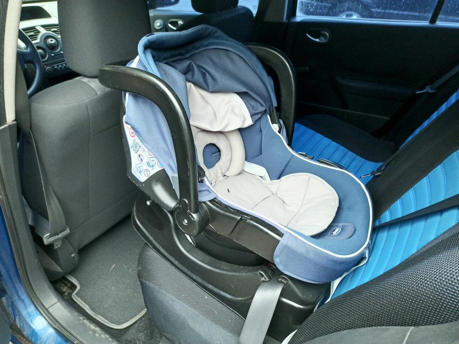 Автокрісло Chicco Auto-Fix Fast 0-13kg для дитини 0-10 місяців